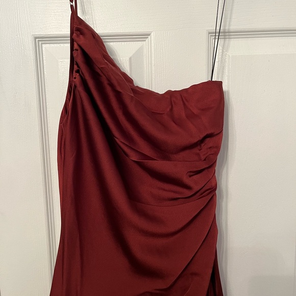 Shona Joy dress purchased from Australia. Color is Sangria and size is 6. - Picture 6 of 6